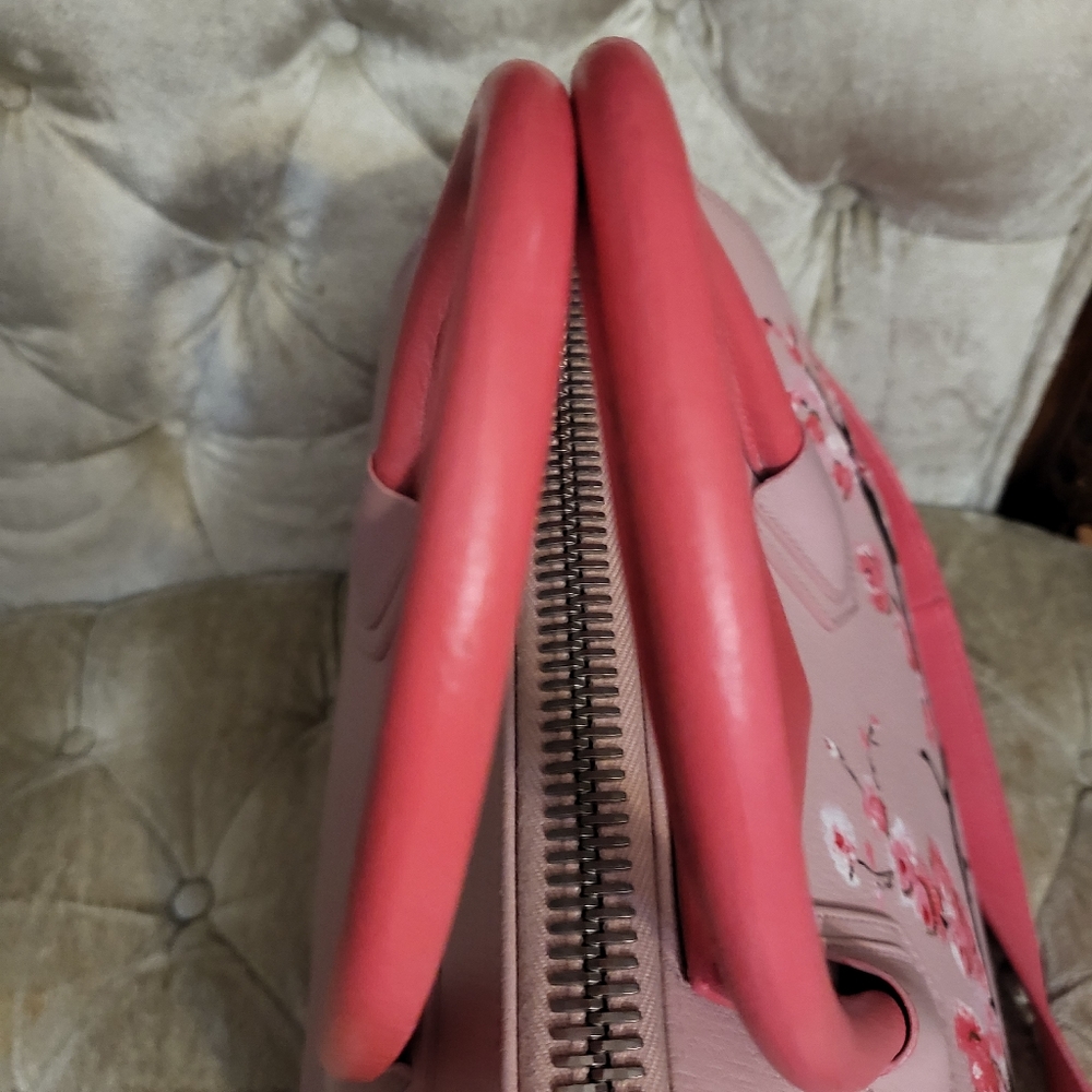 (SOLD)Authentic Givenchy Antigona GM in blush pink - Picture 7 of 11
